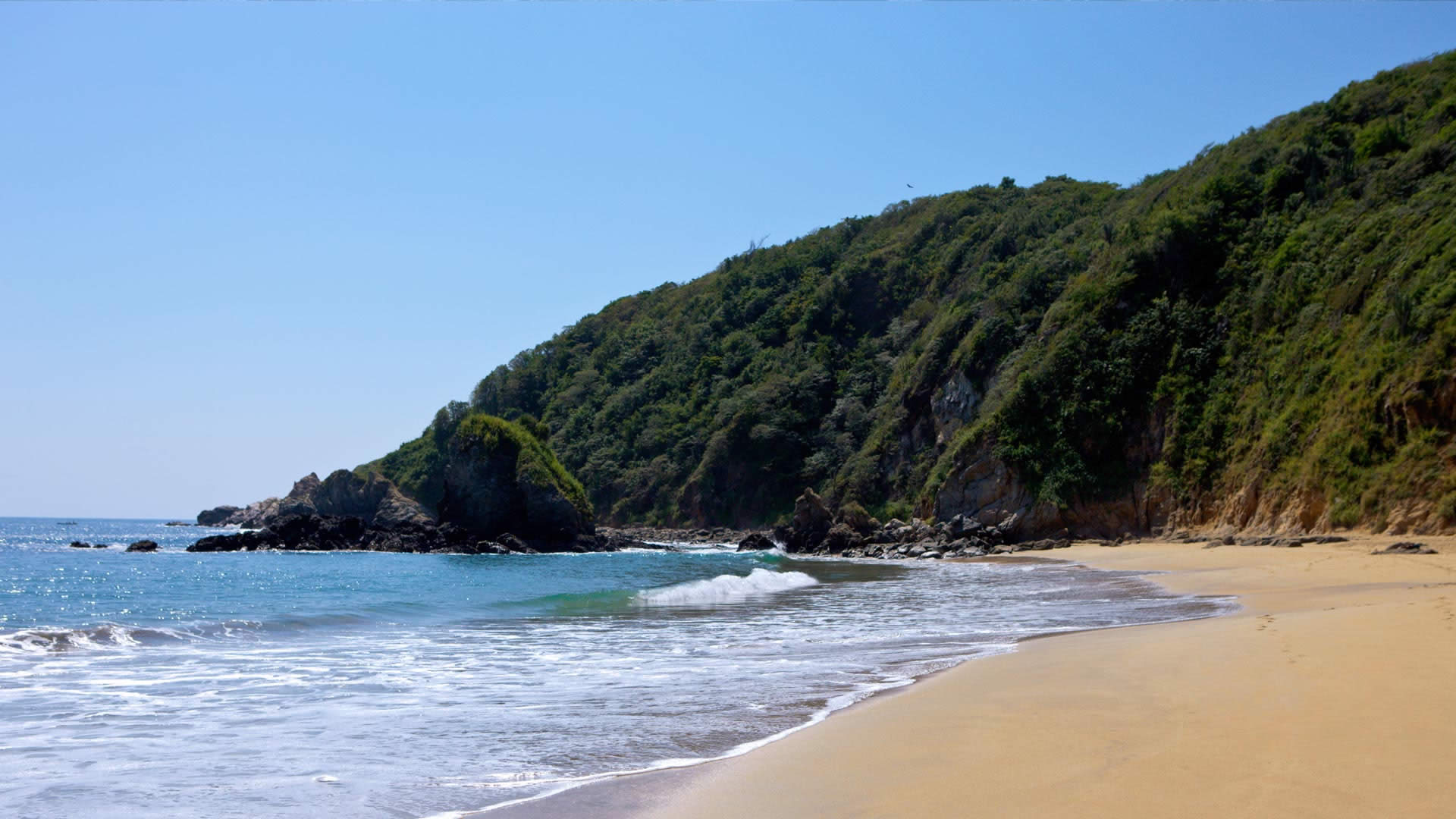 Last Minute Flight + Hotel Deal: Toronto/Ottawa/Montreal to Huatulco, Mexico | $442 CAD including taxes | Air Canada