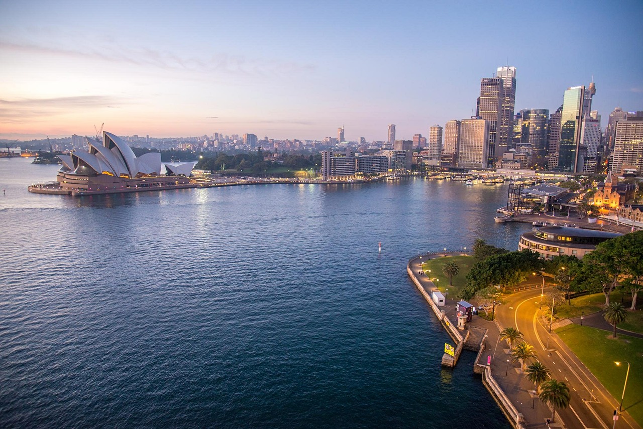 NEW LOW! Vancouver to Sydney, Australia – $575 CAD roundtrip | Non-stop flights w/ Qantas