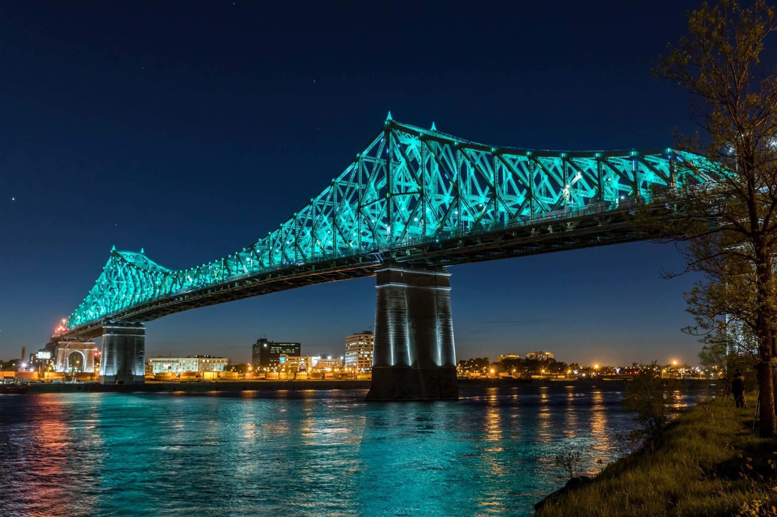 Vancouver to Montreal | Non-stop flights w/ Air Transat