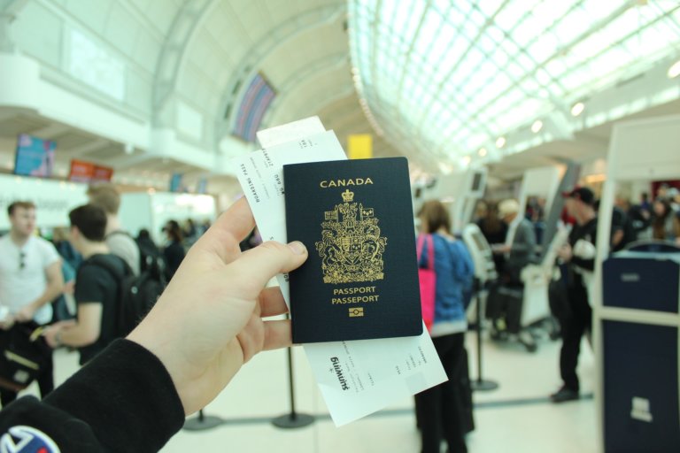 How to Avoid the Long Lines at Canadian Airports